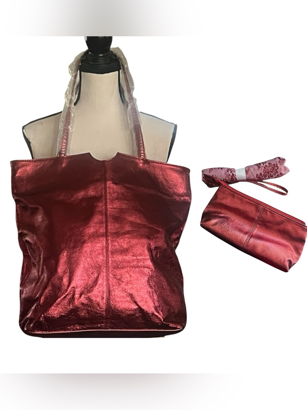 Y2K New w/tag Wilson’s Leather Metallic Red leather  w/wristlet,dust cover.